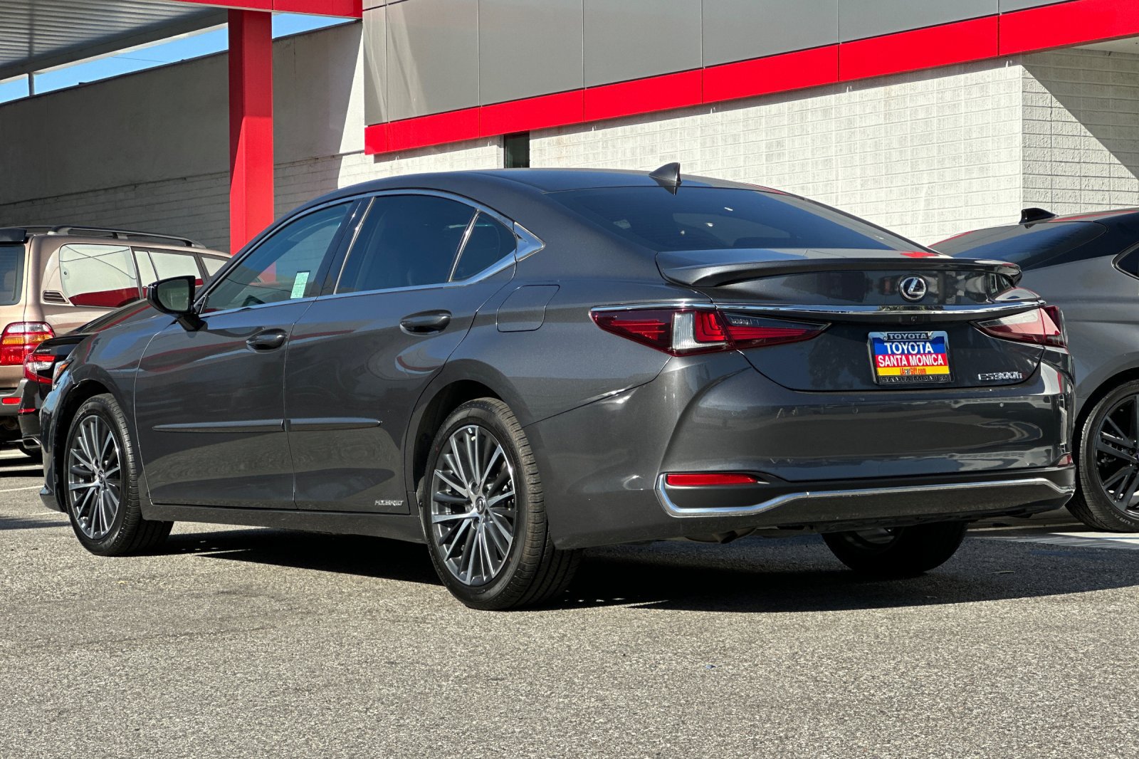 Used 2022 Lexus ES 300h w/ Premium Package FWD image 6