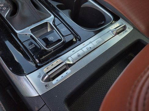 Used 2022 Kia Carnival SX Prestige image 16