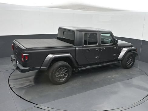 Used 2024 Jeep Gladiator Sport AWD/4WD image 39