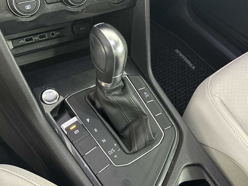 Used 2019 Volkswagen Tiguan SE w/ Panoramic Sunroof Package FWD image 33