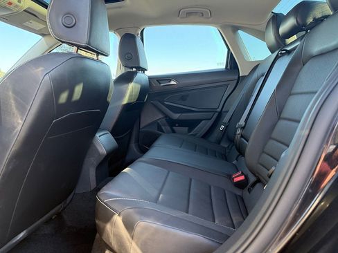 Used 2022 Volkswagen Jetta SE image 17