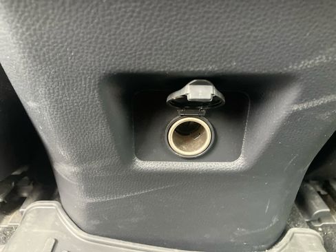 Used 2022 Toyota RAV4 LE AWD/4WD image 31