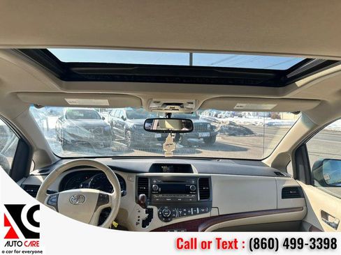 Used 2013 Toyota Sienna XLE image 16