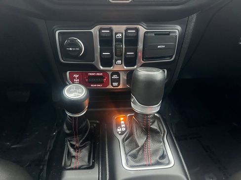 Certified 2023 Jeep Wrangler Unlimited Rubicon w/ LED Lighting Group image 19