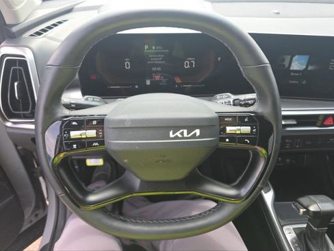 Used 2026 Kia Sorento S FWD image 4