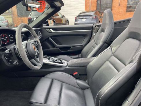 Used 2020 Porsche 911 Carrera 4S image 16
