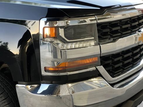 Used 2018 Chevrolet Silverado 1500 LT image 37