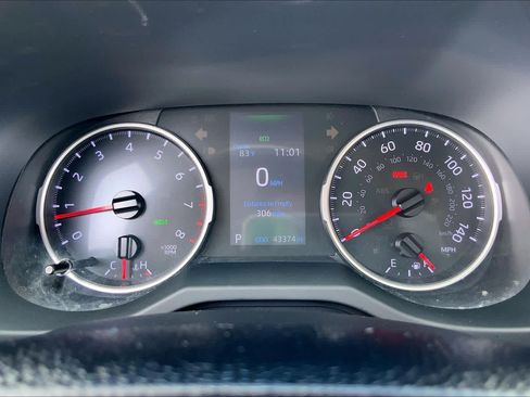 Used 2019 Toyota RAV4 XLE Premium FWD image 25
