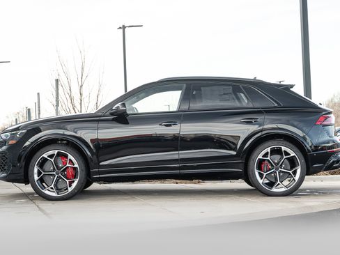 New 2026 Audi RS Q8 performance image 7