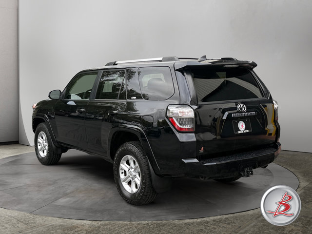 Used 2021 Toyota 4Runner SR5 Premium w/ Moonroof Package AWD/4WD image 5