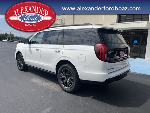 New 2027 Ford Expedition Platinum w/ Stealth Appearance Package AWD/4WD image 2