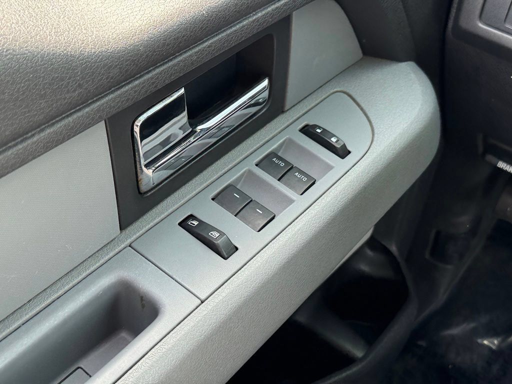 Used 2013 Ford F150 XLT w/ Luxury Equipment Group AWD/4WD image 31