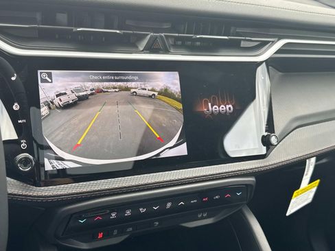 New 2026 Jeep Cherokee Overland image 36