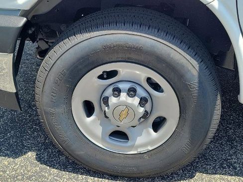 New 2025 Chevrolet Express 3500 w/ Power Convenience Package image 11