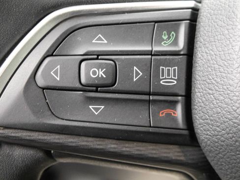 Used 2023 Jeep Grand Cherokee Laredo w/ Luxury Tech Group I image 19