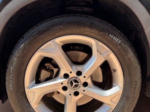 Used 2019 Mercedes-Benz GLA 250 4MATIC image 30