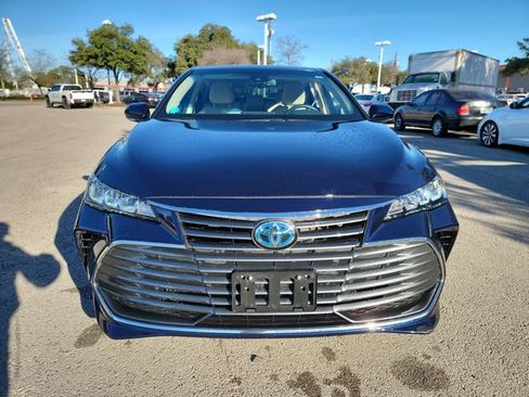 Used 2021 Toyota Avalon XLE image 2