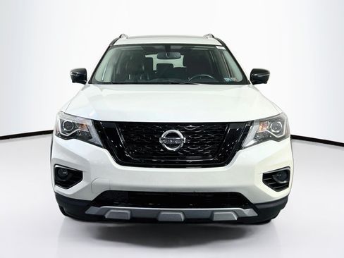 Used 2020 Nissan Pathfinder SL AWD/4WD image 2
