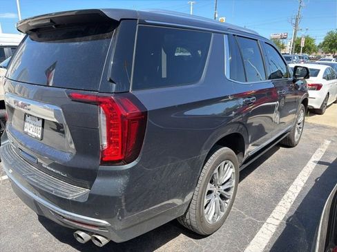 Used 2021 GMC Yukon Denali w/ Denali Premium Package image 3