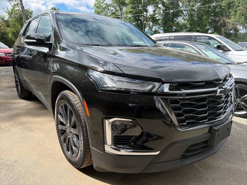 Used 2023 Chevrolet Traverse RS AWD/4WD image 3