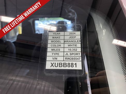 Used 2024 Jeep Wrangler Unlimited Sport AWD/4WD image 34