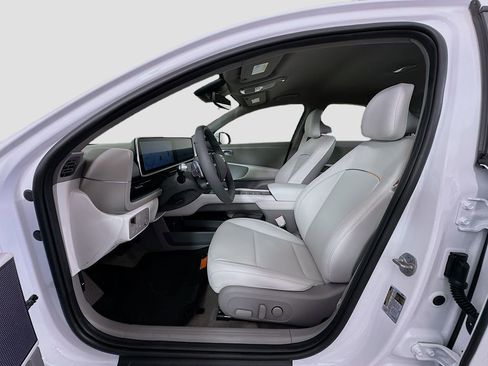 New 2025 Hyundai Ioniq 6 SEL image 16