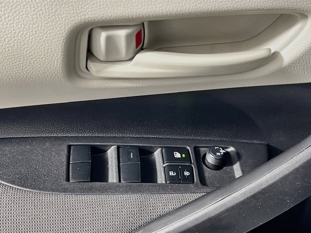 Used 2025 Toyota Corolla LE w/ LE Premium Package FWD image 14