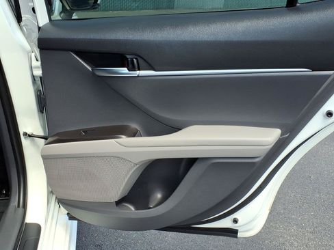 Used 2022 Toyota Camry SE w/ Convenience Package FWD image 14