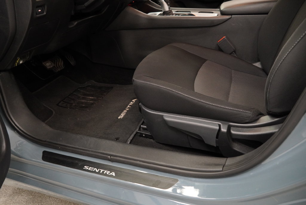 Used 2024 Nissan Sentra SV FWD image 25