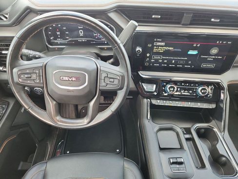 Used 2024 GMC Sierra 2500 AT4 w/ AT4 Premium Plus Package AWD/4WD image 11