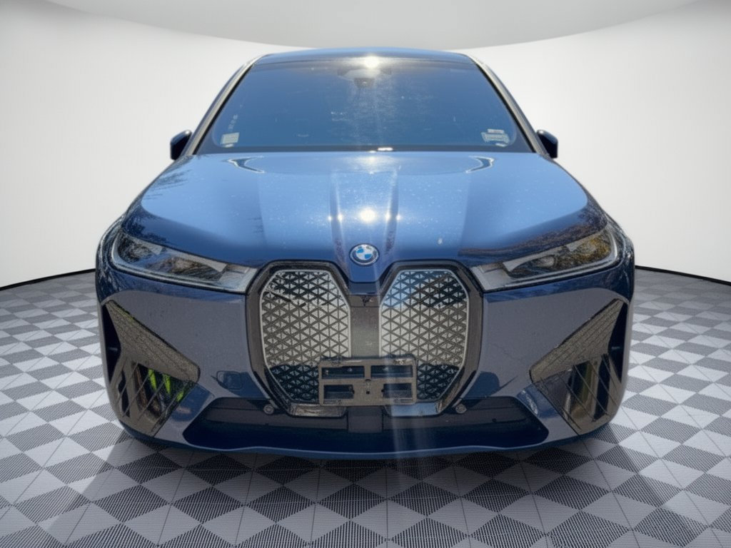 Used 2023 BMW iX xDrive50 w/ Premium Package AWD/4WD image 6