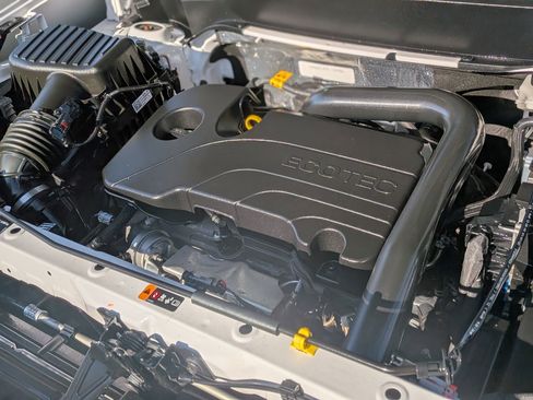 Certified 2024 Chevrolet Equinox LT image 34