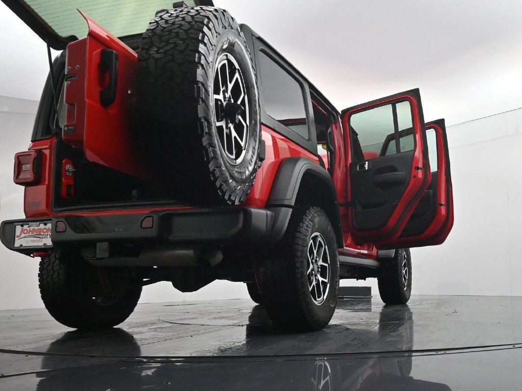 Used 2024 Jeep Wrangler Unlimited Rubicon AWD/4WD image 45