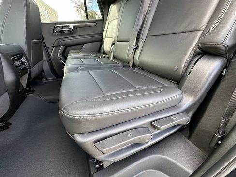 Used 2025 Chevrolet Tahoe Z71 image 22