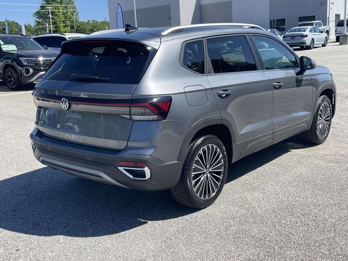 New 2026 Volkswagen Taos SE FWD image 6