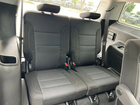 Used 2023 GMC Acadia SLE image 37