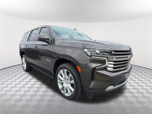 Used 2021 Chevrolet Tahoe High Country w/ Premium Package image 3