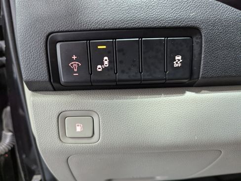 Used 2020 Kia Sedona EX image 18