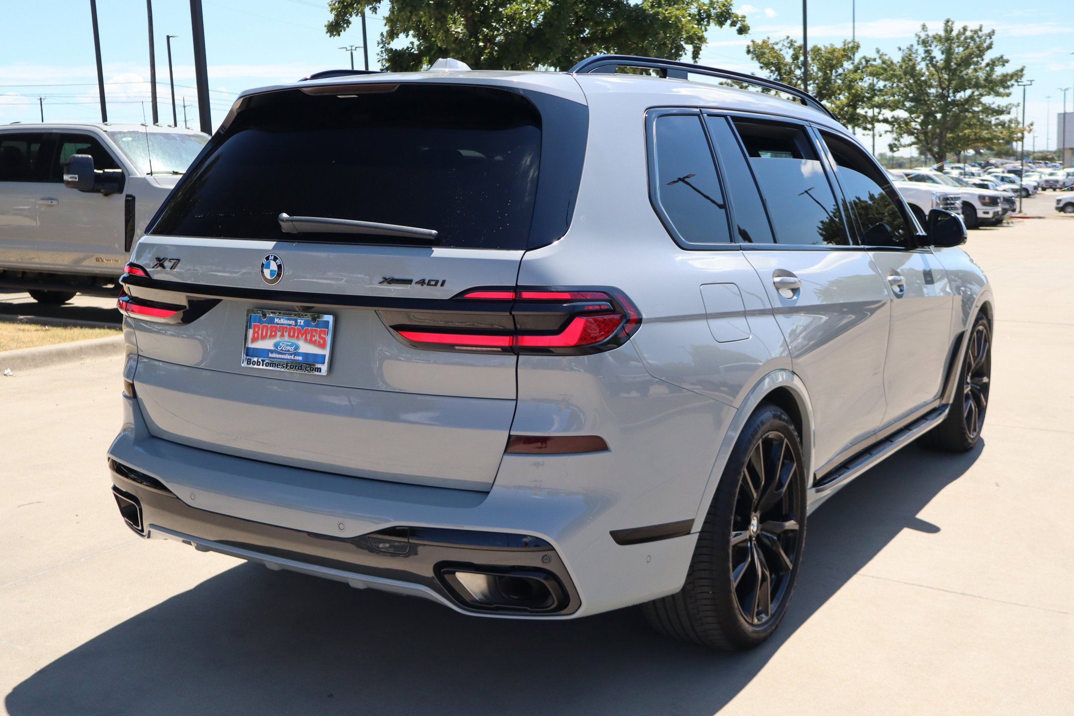 Used 2025 BMW X7 xDrive40i AWD/4WD image 4