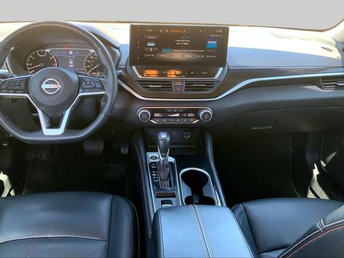 Used 2024 Nissan Altima 2.0 SR FWD image 16