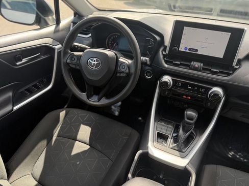 Used 2025 Toyota RAV4 XLE AWD/4WD image 23