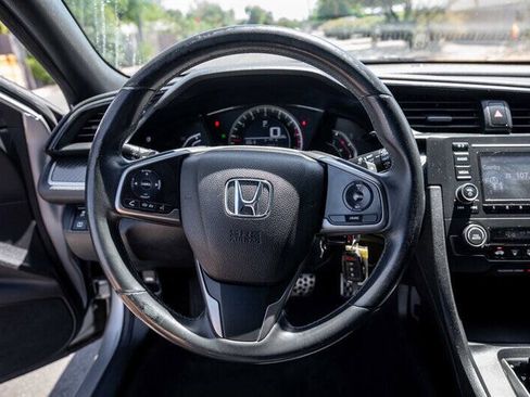 Used 2018 Honda Civic Sport image 11