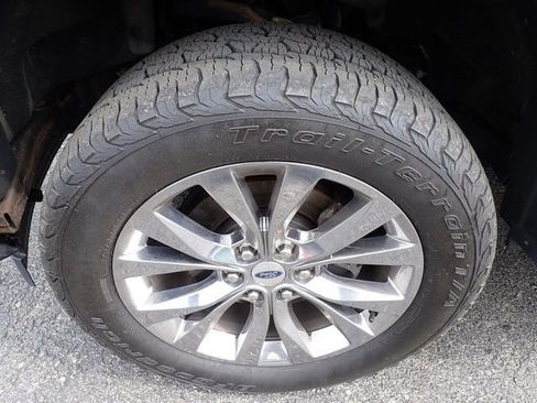 Used 2017 Ford F150 XLT w/ Equipment Group 302A Luxury AWD/4WD image 10