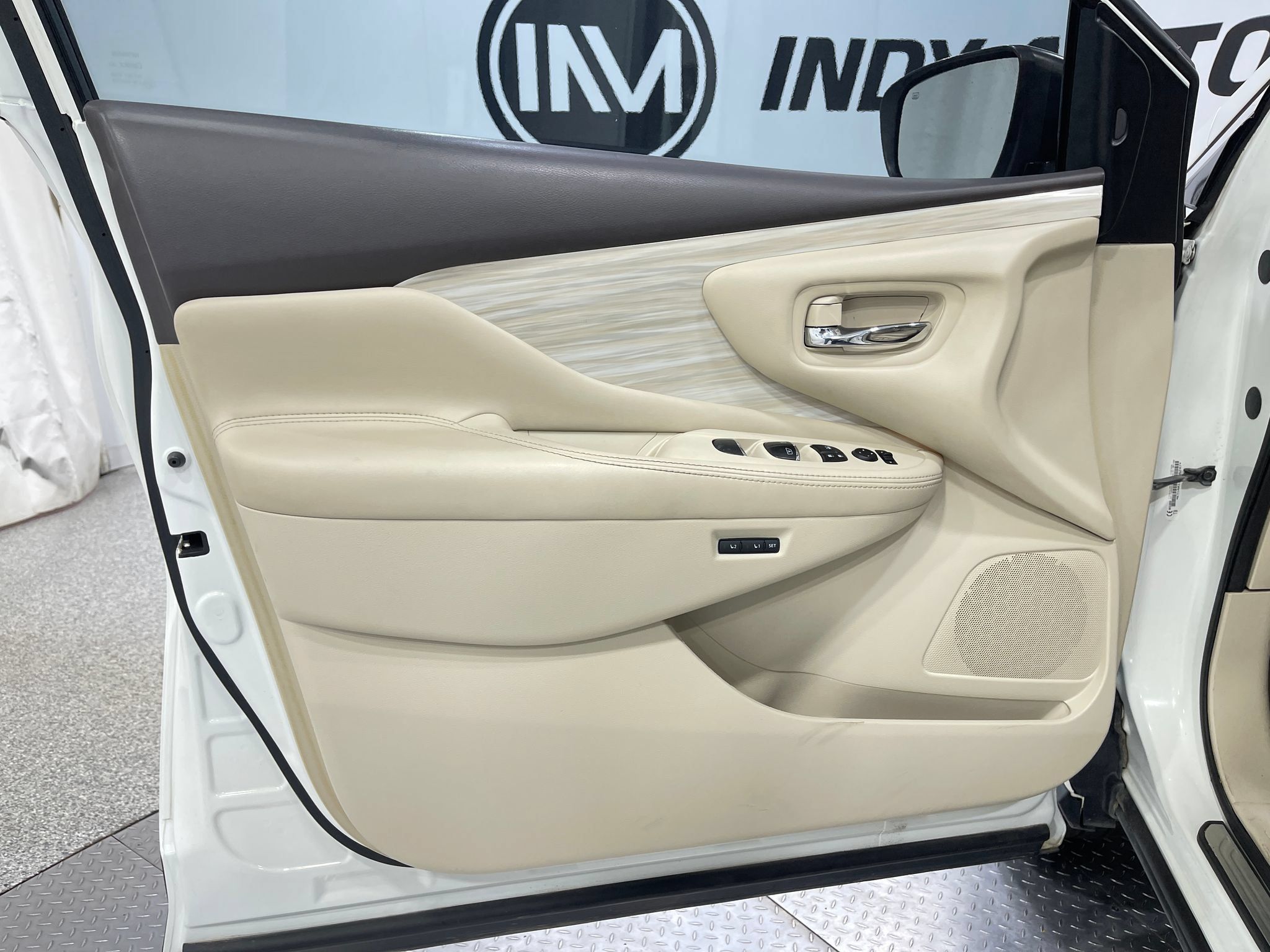 Used 2017 Nissan Murano Platinum w/ Platinum Technology Package FWD image 14