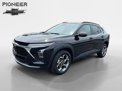 Used 2025 Chevrolet Trax LT