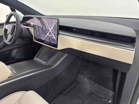Used 2022 Tesla Model X Plaid image 14