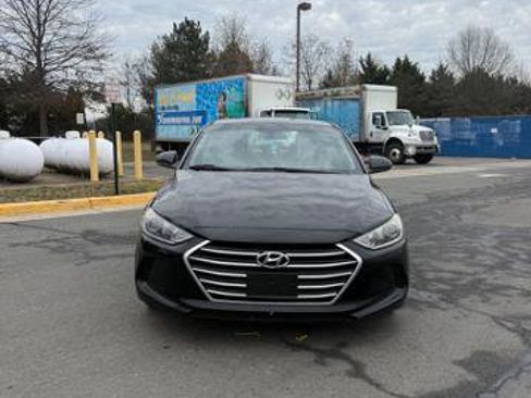 Used 2017 Hyundai Elantra SE image 8