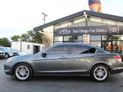 Used 2010 Honda Accord LX image 2