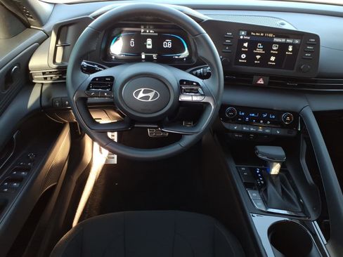 New 2026 Hyundai Elantra SEL Sport FWD image 9