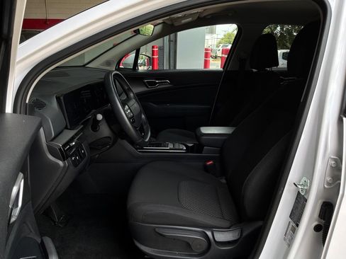 Used 2026 Kia Sportage LX FWD image 10
